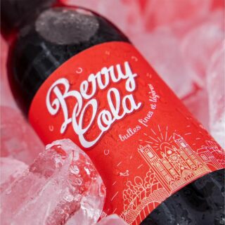 Berry Cola, un cola berrichon à déguster avec des glaçons. Disponible en version classique ou zéro. 
.
.
.
#berrycola #cola #colamadeinfrance #madeinfrance #colafrançais #local #Berry #Bourges #frais #rafraichissant #drink